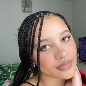 Meet your Posher, Maegan